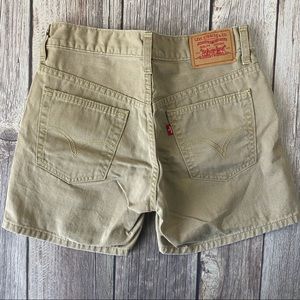 Levi's Women's Premium Denim Jean Shorts Size 4MIS Tan Mid Rise 5” Inseam.